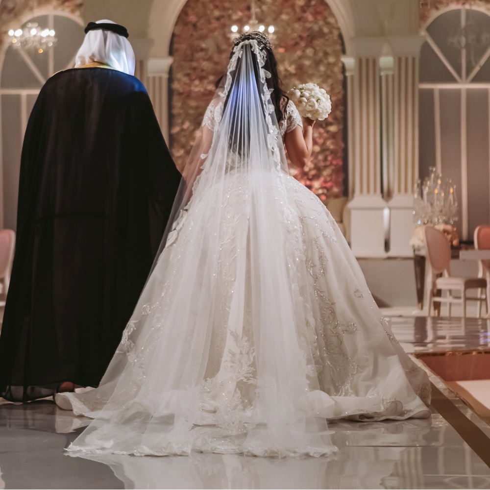 Zuhair Murad Wedding Gown, Size 8 , Off white color